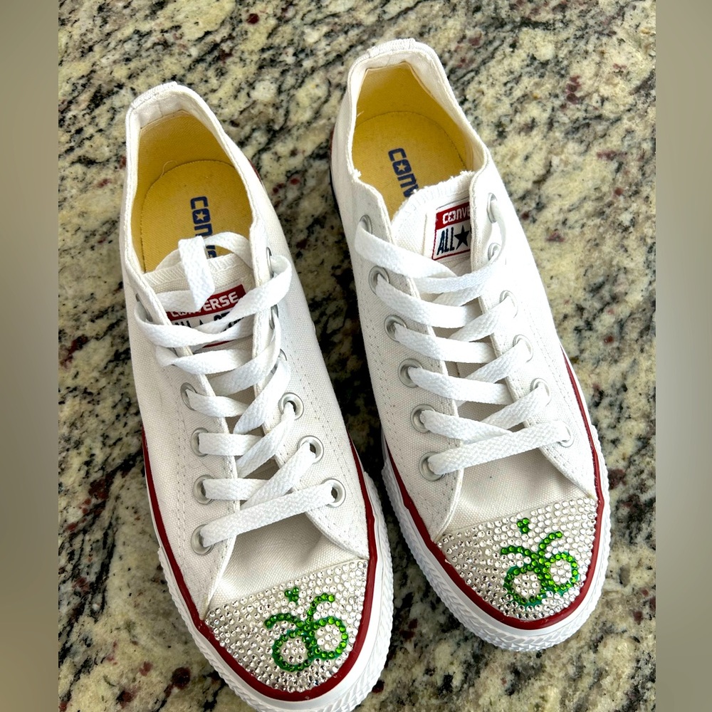 Arbonne Converse Shoes, size 7 Never Worn